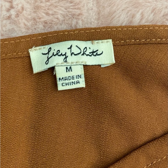 Cute top - Picture 2 of 2